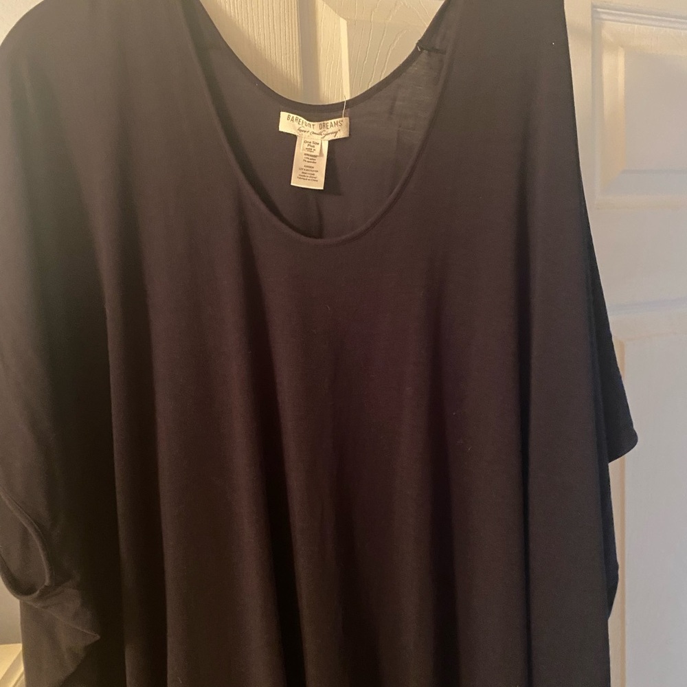 Caftan Barefoot Dreams, one size plus never use